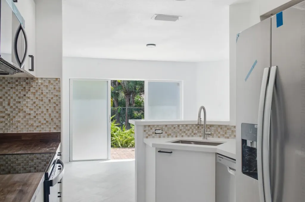 2824 NW 99th Terrace Sunrise FL 33322