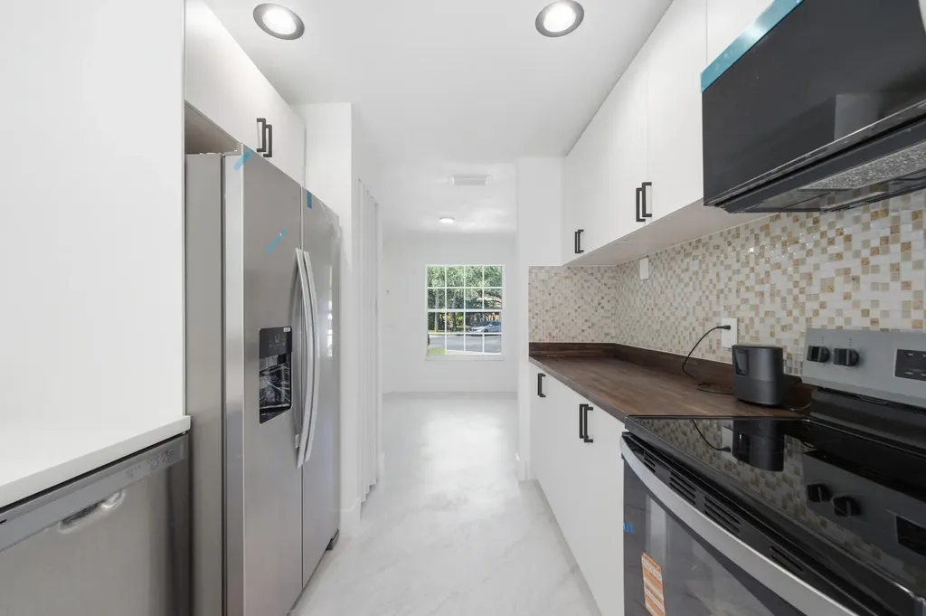 2824 NW 99th Terrace Sunrise FL 33322