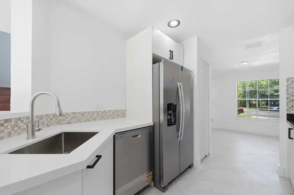 2824 NW 99th Terrace Sunrise FL 33322