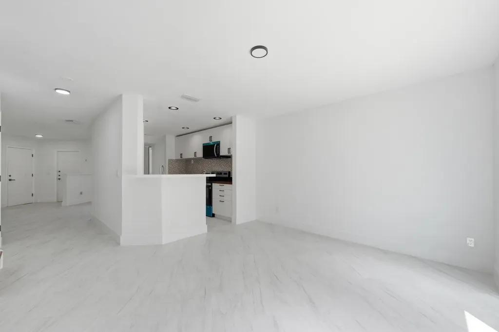 2824 NW 99th Terrace Sunrise FL 33322