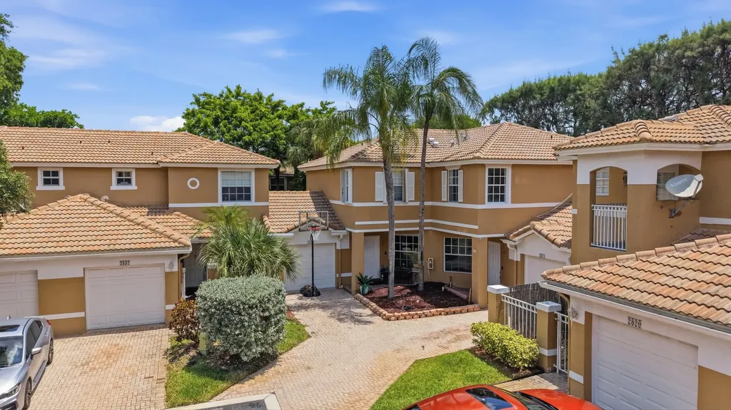 2824 NW 99th Terrace Sunrise FL 33322
