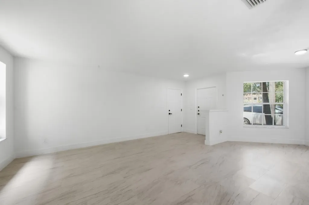 2824 NW 99th Terrace Sunrise FL 33322