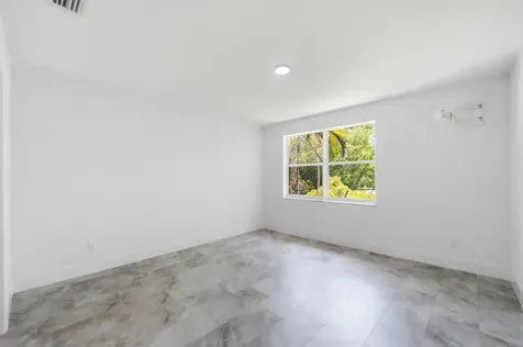 2824 NW 99th Terrace Sunrise FL 33322