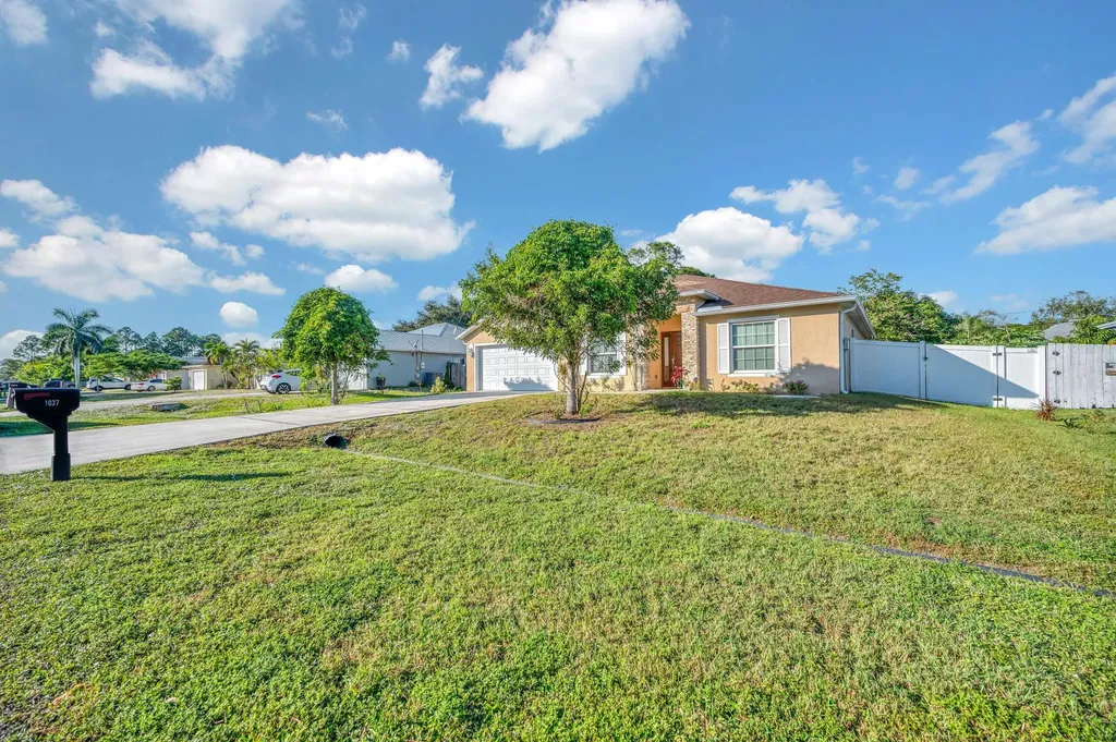 1037 SW Payne Avenue Port St Lucie FL 34953