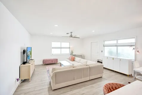 2050 NE 39th Street Fort Lauderdale FL 33308