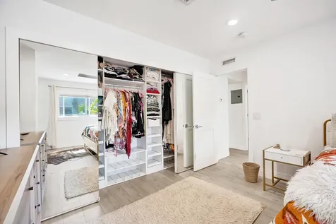 2050 NE 39th Street Fort Lauderdale FL 33308