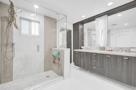 2050 NE 39th Street Fort Lauderdale FL 33308