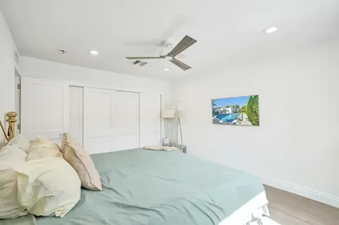 2050 NE 39th Street Fort Lauderdale FL 33308