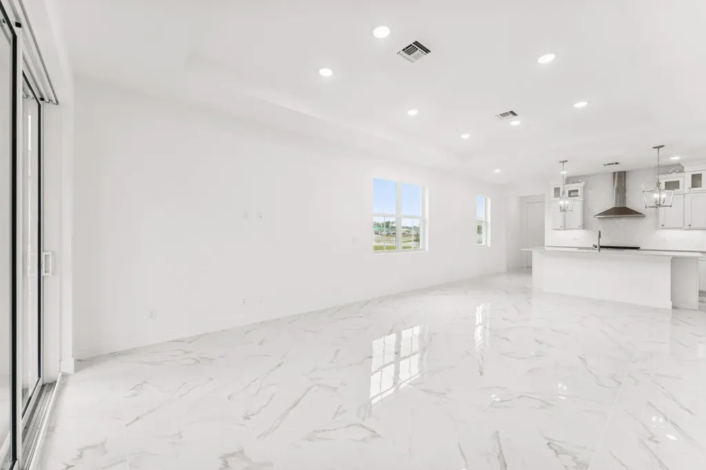 10059 NW Dreamweaver Road Port St Lucie FL 34987