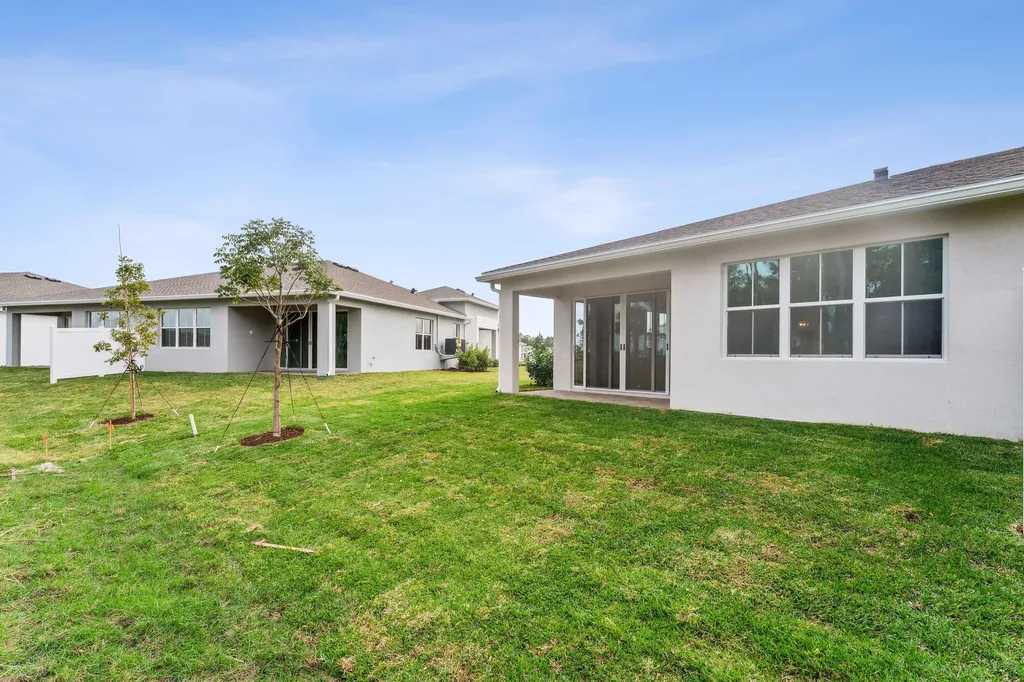 10059 NW Dreamweaver Road Port St Lucie FL 34987