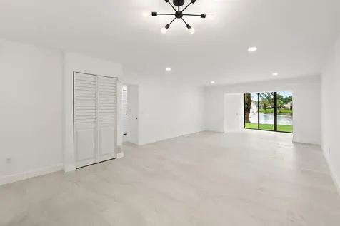 9293 Vista Del Lago Boca Raton FL 33428