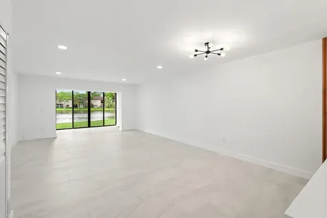 9293 Vista Del Lago Boca Raton FL 33428