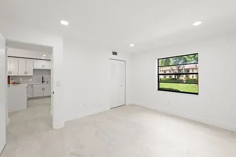 9293 Vista Del Lago Boca Raton FL 33428