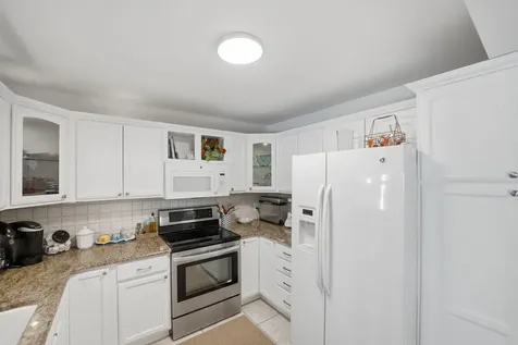 1252 SE Madison Avenue Stuart FL 34996