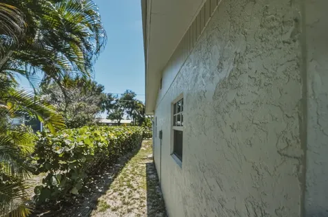 1252 SE Madison Avenue Stuart FL 34996