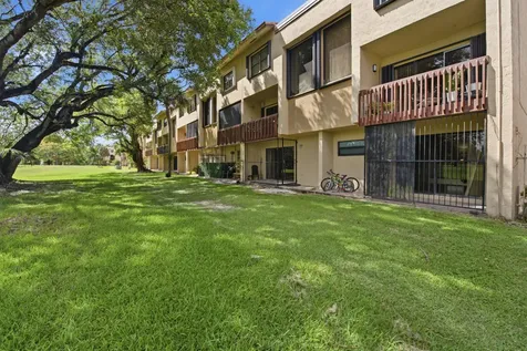371 W Park Drive Miami FL 33172