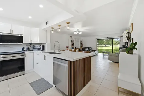 371 W Park Drive Miami FL 33172