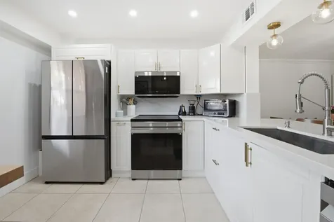 371 W Park Drive Miami FL 33172