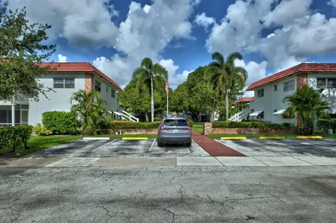 899 SE 2nd Avenue Deerfield Beach FL 33441