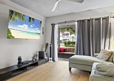 899 SE 2nd Avenue Deerfield Beach FL 33441