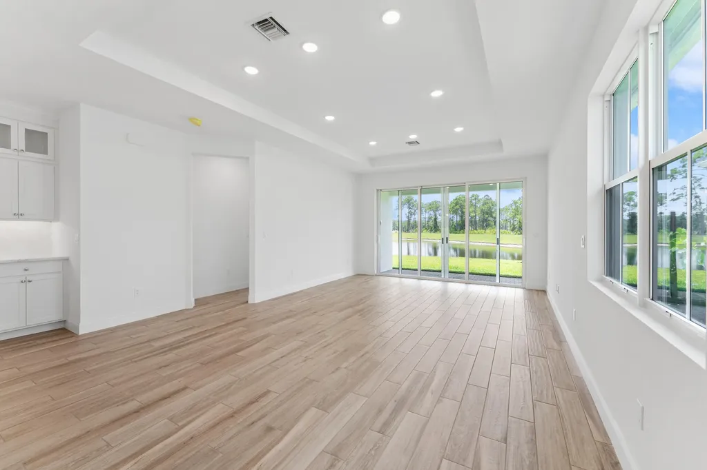 6172 NW Tuckaway Avenue Port St Lucie FL 34987