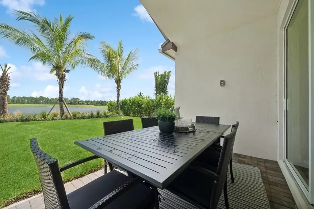 10064 NW Field Flower Trail Port St Lucie FL 34987