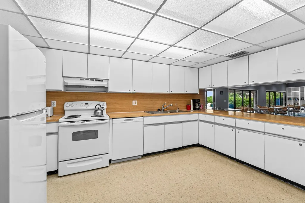 732 Lago Road Delray Beach FL 33445