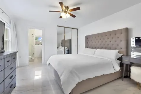 18 Amherst Court Royal Palm Beach FL 33411