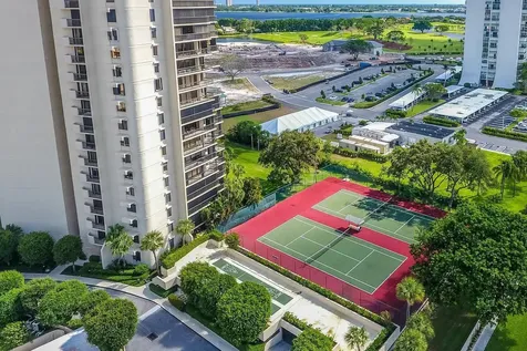 2450 Presidential Way West Palm Beach FL 33401