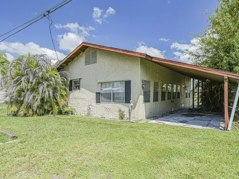 1040 Lissie Lane Okeechobee FL 34974