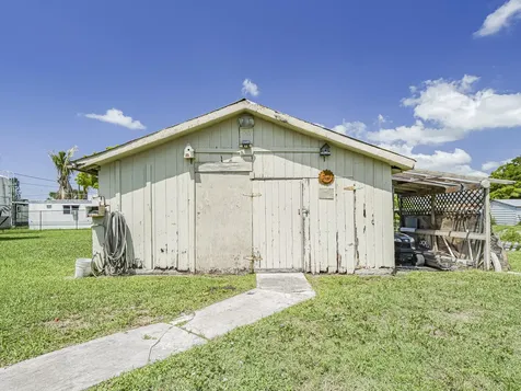 1040 Lissie Lane Okeechobee FL 34974