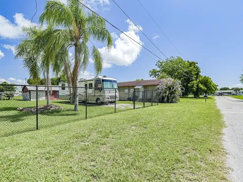 1040 Lissie Lane Okeechobee FL 34974