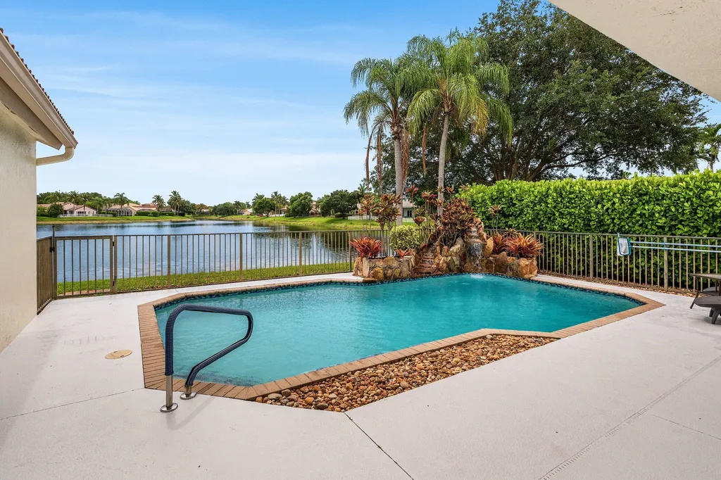 7350 NW 68 Avenue Parkland FL 33067
