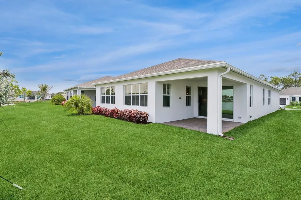 10072 NW Field Flower Trail Port St Lucie FL 34987
