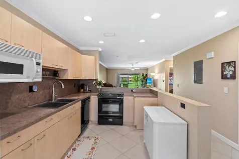 8666 Bella Vista Drive Boca Raton FL 33433