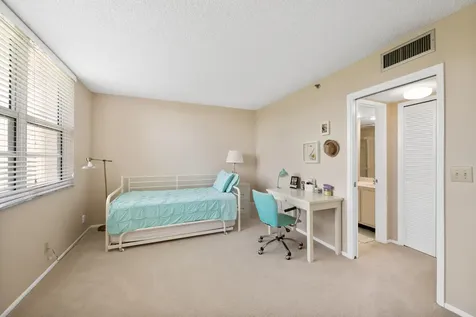 3510 Oaks Way Pompano Beach FL 33069