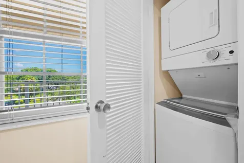 3510 Oaks Way Pompano Beach FL 33069