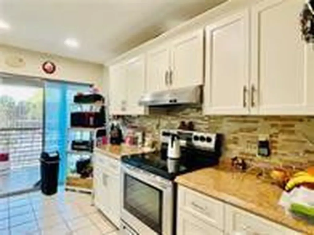 2800 Riverside Drive Coral Springs FL 33065
