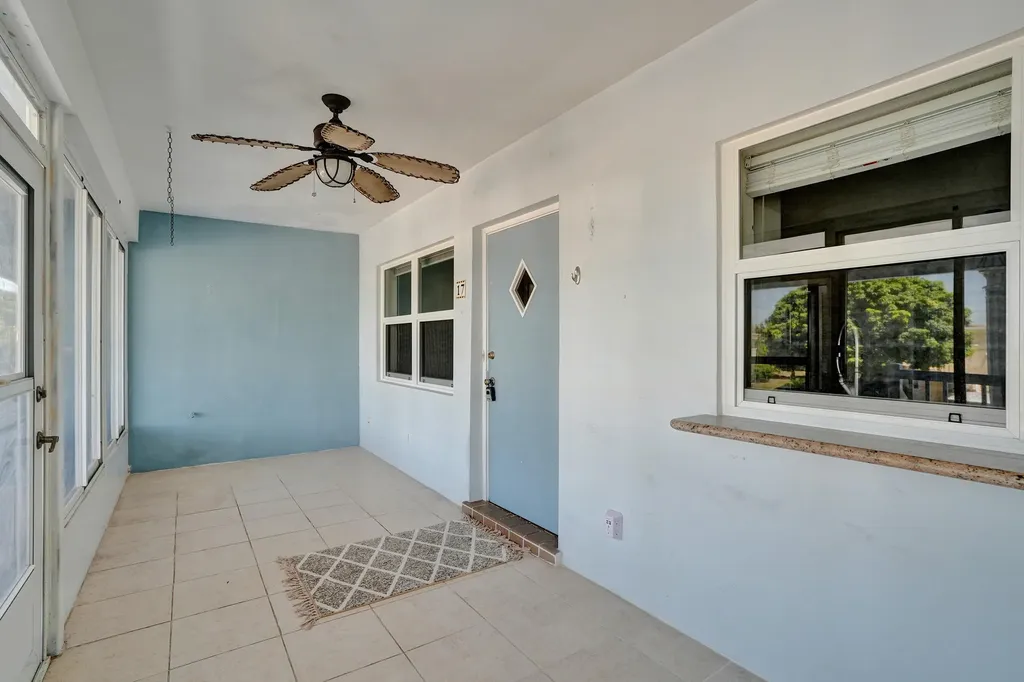 2734 NE 27th Court Lighthouse Point FL 33064