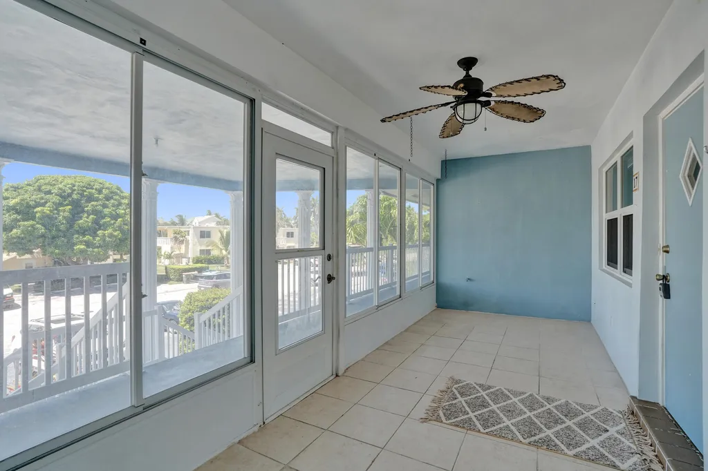 2734 NE 27th Court Lighthouse Point FL 33064
