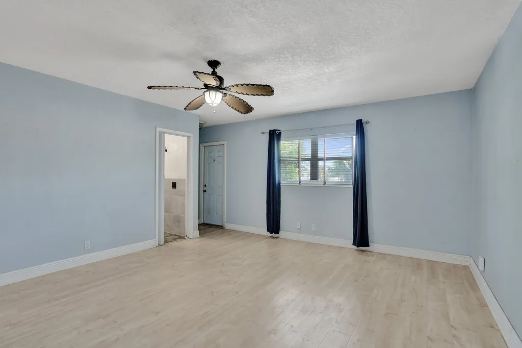 2734 NE 27th Court Lighthouse Point FL 33064