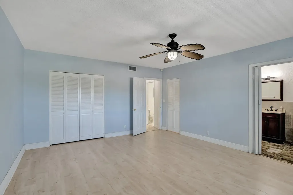 2734 NE 27th Court Lighthouse Point FL 33064