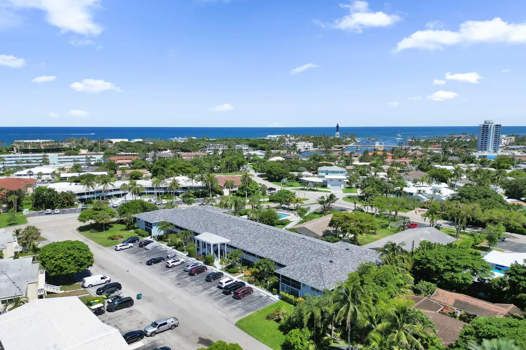 2734 NE 27th Court Lighthouse Point FL 33064