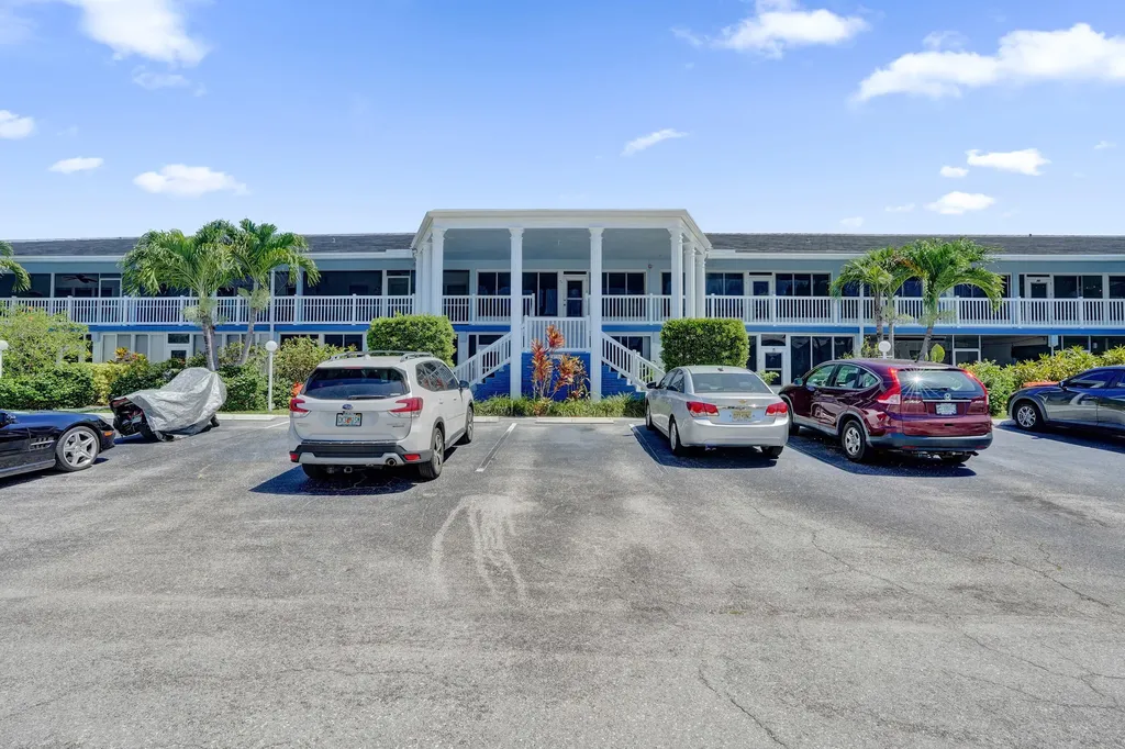 2734 NE 27th Court Lighthouse Point FL 33064