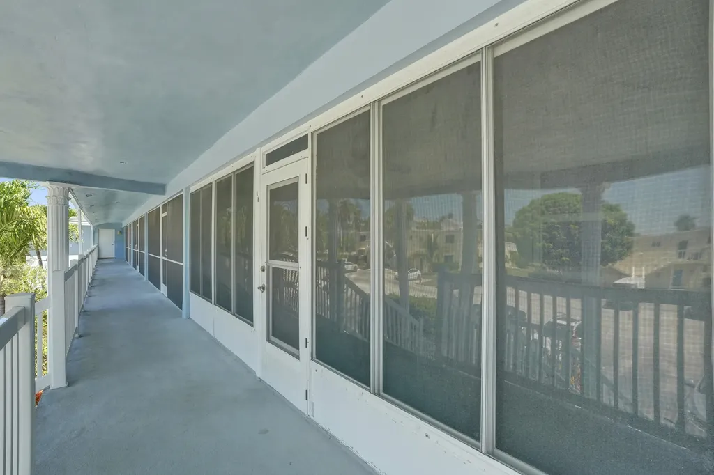 2734 NE 27th Court Lighthouse Point FL 33064