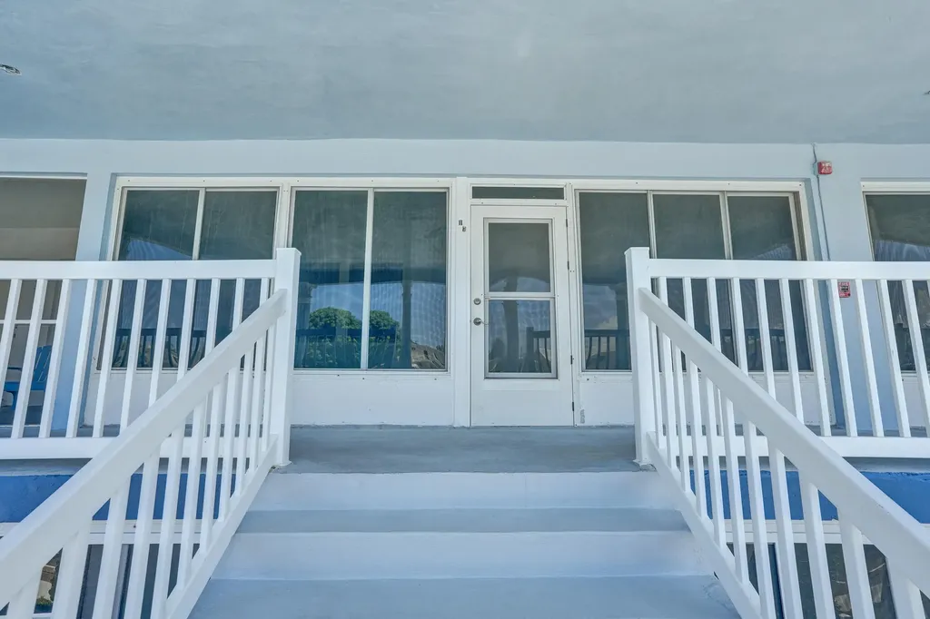 2734 NE 27th Court Lighthouse Point FL 33064