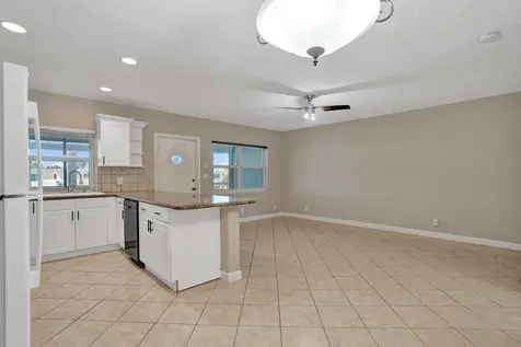 2734 NE 27th Court Lighthouse Point FL 33064