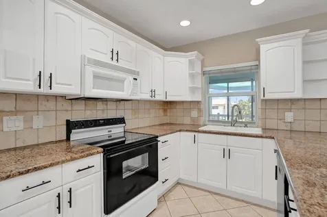 2734 NE 27th Court Lighthouse Point FL 33064