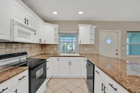 2734 NE 27th Court Lighthouse Point FL 33064
