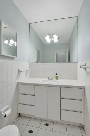 2734 NE 27th Court Lighthouse Point FL 33064